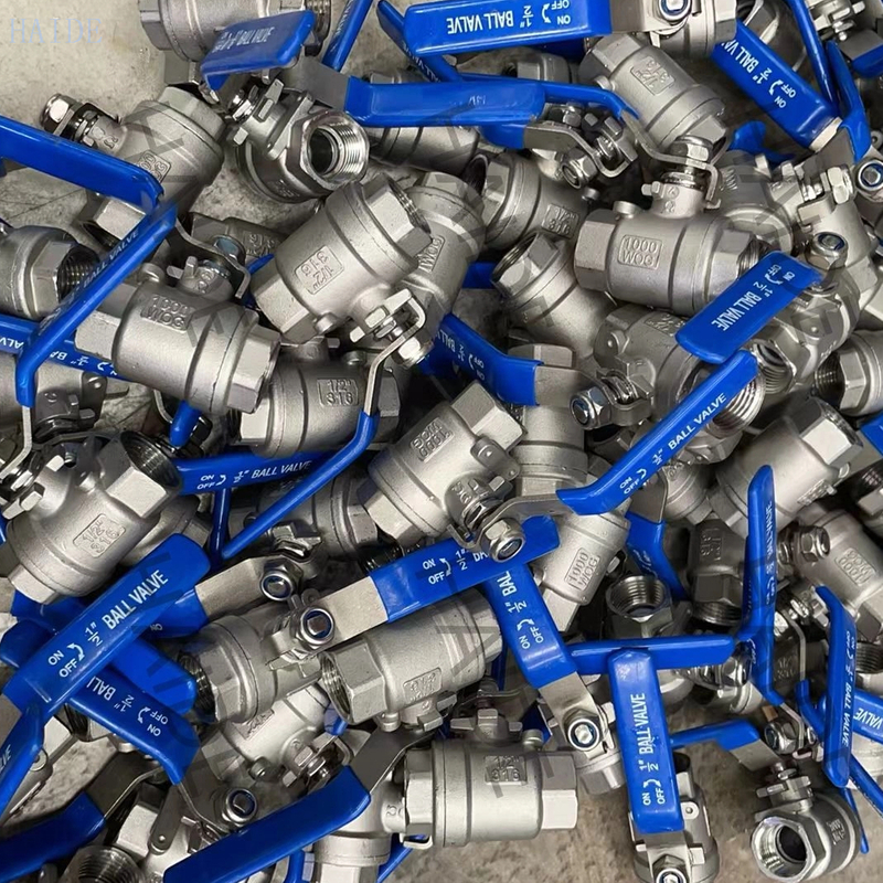 Industrial/Sanitary Full Bore Threaded NPT/BSPT/Bsp Stainless Steel CF8/CF8m DN15 Floating Check Valve/Strainer/Globe Valve/Ball Valve